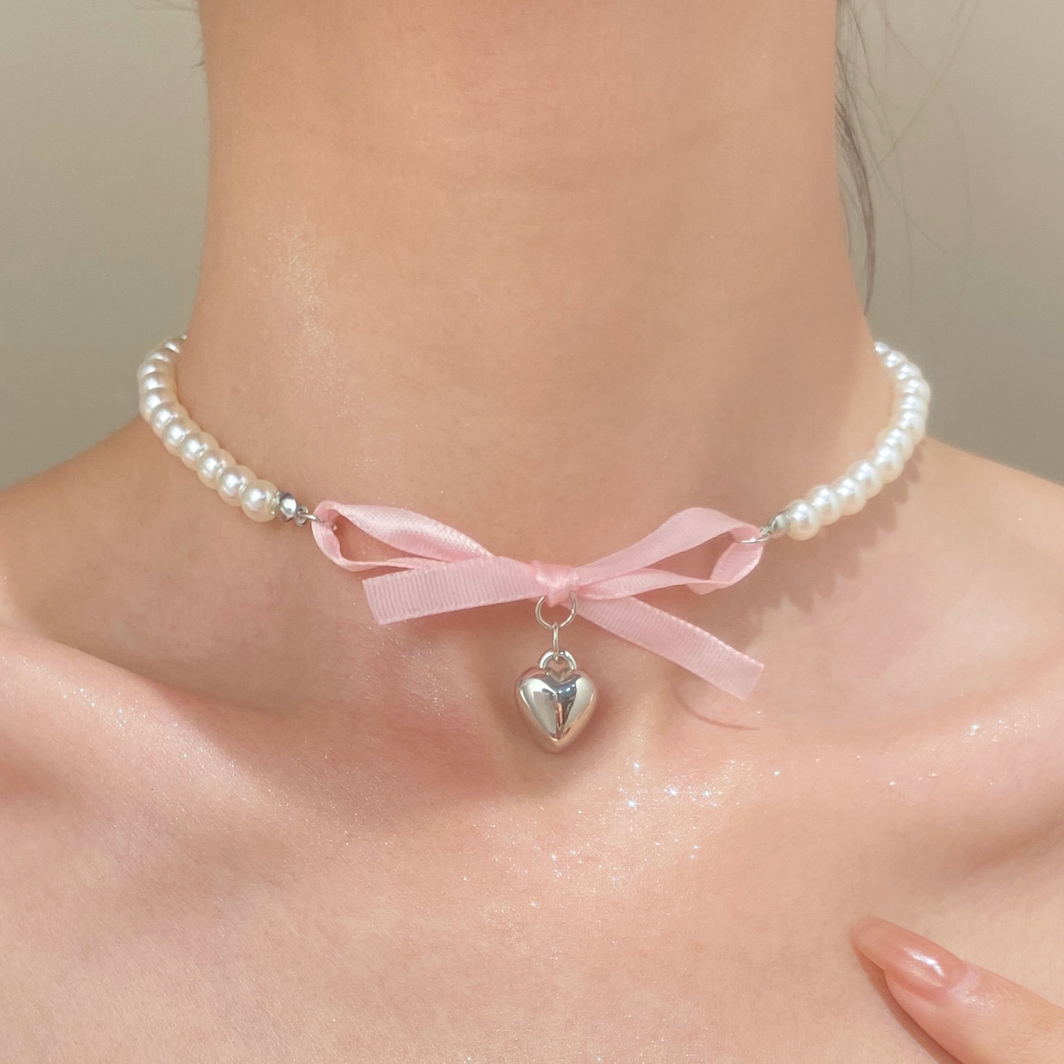 Pearl Trim Chain - Kalung liontin hati simpul kupu-kupu merah